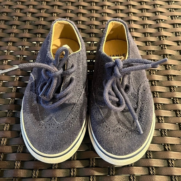 Janie and Jack 7 blue shoes. - Picture 2 of 7